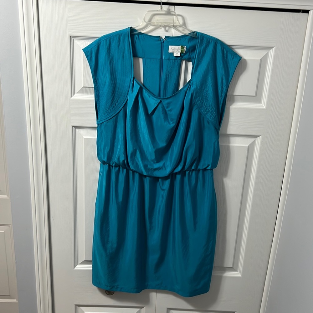 Jessica Simpson blue/aqua capped sleeve dress with cut out back.